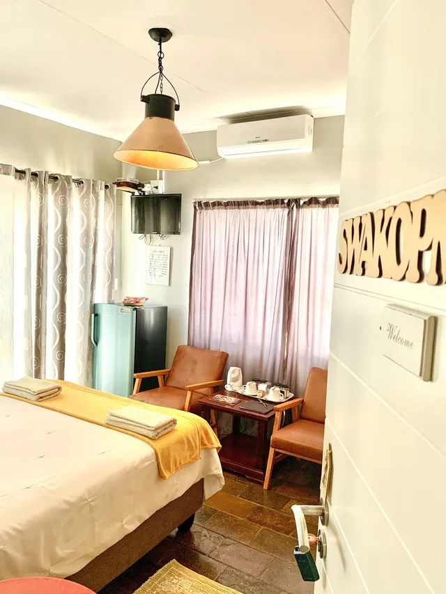 غرفة بسرير مزدوج أو سريرين منفصلين بحمام خاص، Kate's Nest Guesthouse 2/9