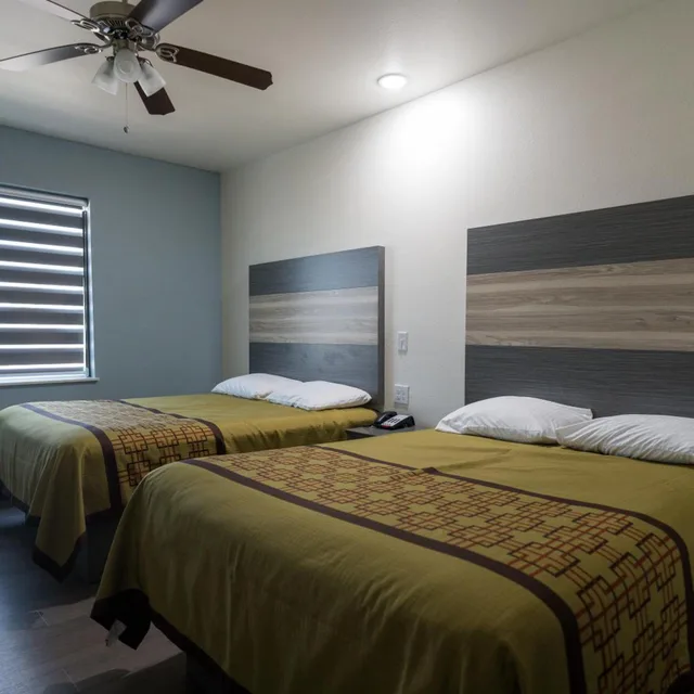 استوديو ديلوكس بسرير مزدوج، Texas Bungalows Hotel and Hotel Que at i35 Austin Pflugerville 1/4