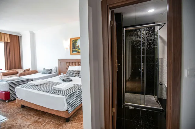 Room, Triple, 3 Beds, Partial Sea View, Kristal Beach Hotel 3/5