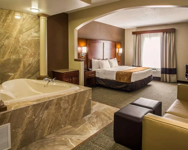 جناح، Quality Suites NYC Gateway 2/2