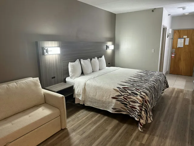 جناح بسرير كينج، Red Roof Inn & Suites Middleborough 4/6