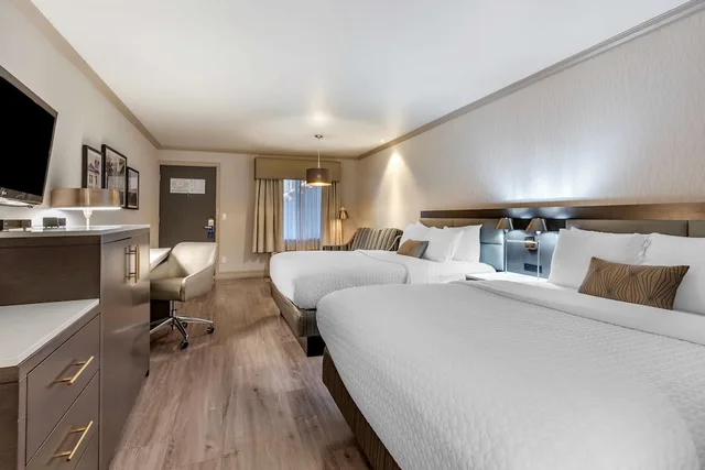 غرفة قياسية بسريرين كوين مع أريكة، Best Western Plus Executive Suites 7/10