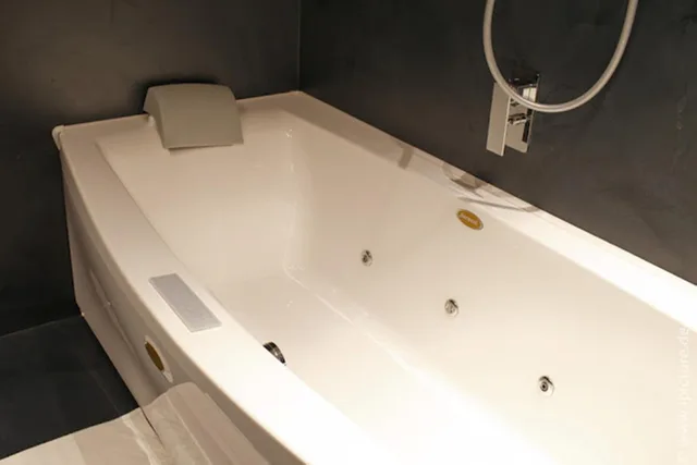جناح، Hotel Remàt 4/4
