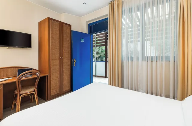 Style, Economy, Single, Double Bed, Ground Floor، Welcome Hotel 6/7