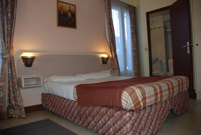 غرفة رباعية، RESIDENCE DE LA TOUR 1/10