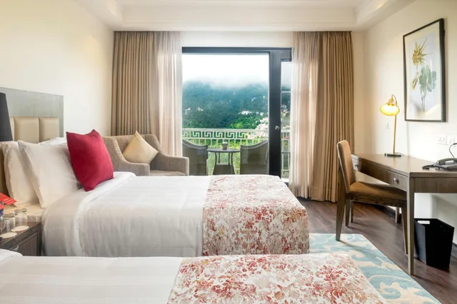 غرفة بسرير كينج، Ramada by Wyndham Kasauli 4/10