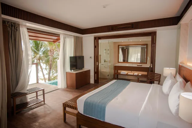 Sands, Suite, Mandarin White Sand Boracay 2/2