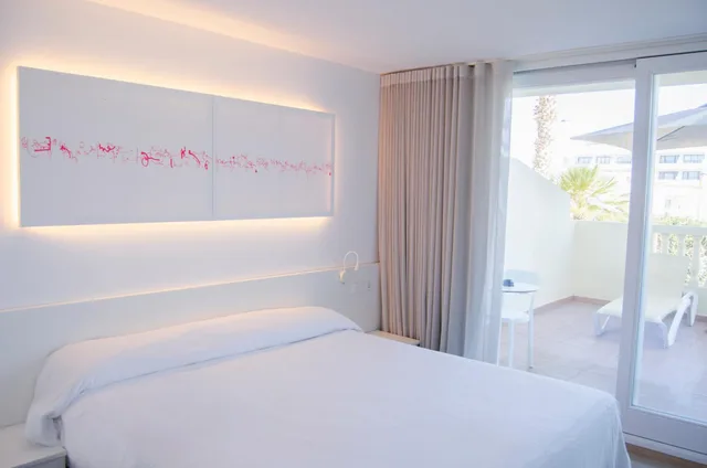 غرفة بسرير مزدوج بشرفة، Paraiso Beach by Llum - Adults Only 1/1