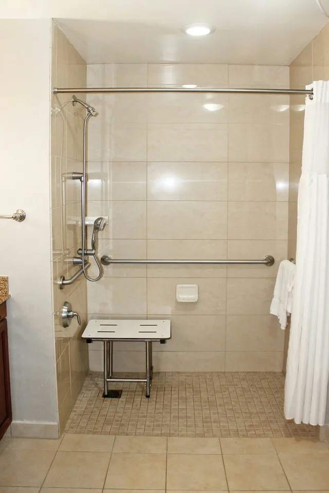 جناح بسريرين كوين لذوي الإعاقة، Homewood Suites By Hilton Bentonville-Rogers 3/3
