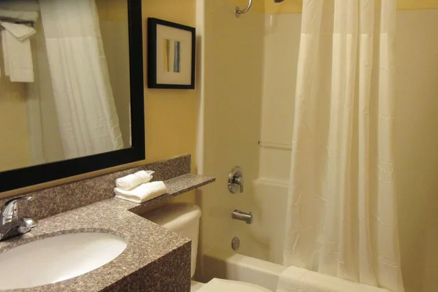 غرفة بسريرين كوين، Quality Inn and Suites near NAS Fallon 4/5