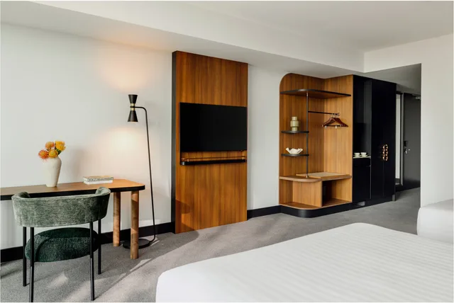 جناح جونيور بسريرين كوين، Crowne Plaza Adelaide Mawson Lakes 2/3