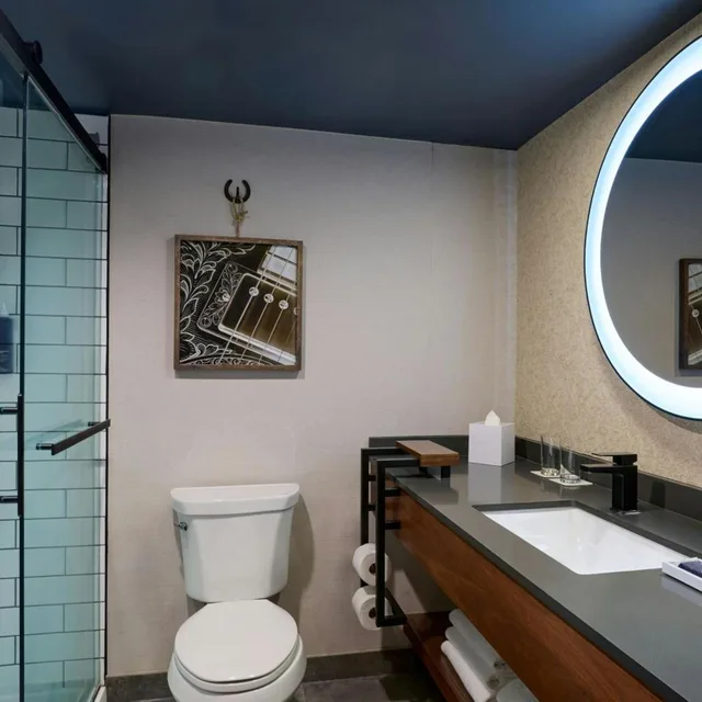 غرفة بسريرين مزدوجين، Renaissance Dallas Addison Hotel 2/3