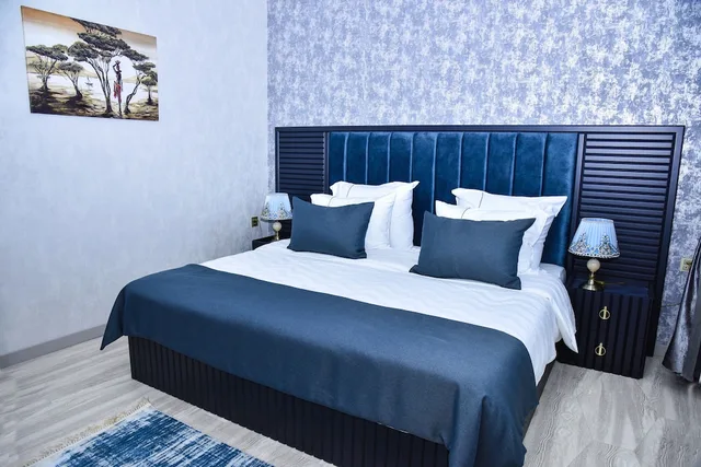 غرفة بزنس بسريرين منفصلين وسرير كينج، Supreme Hotel Baku 1/3