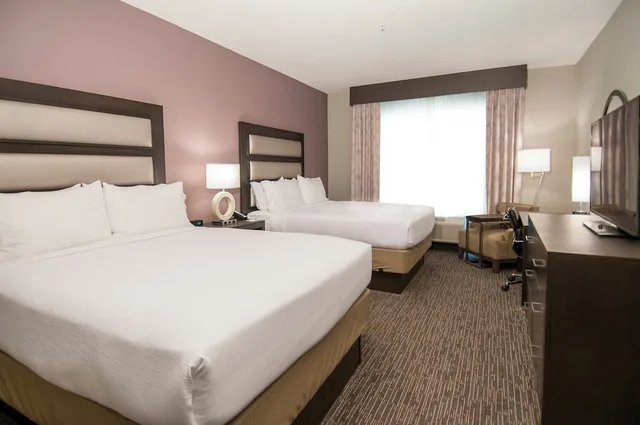 غرفة قياسية بسريرين كوين، HOLIDAY INN NEW ORLEANS AIRPORT NORTH 2/4
