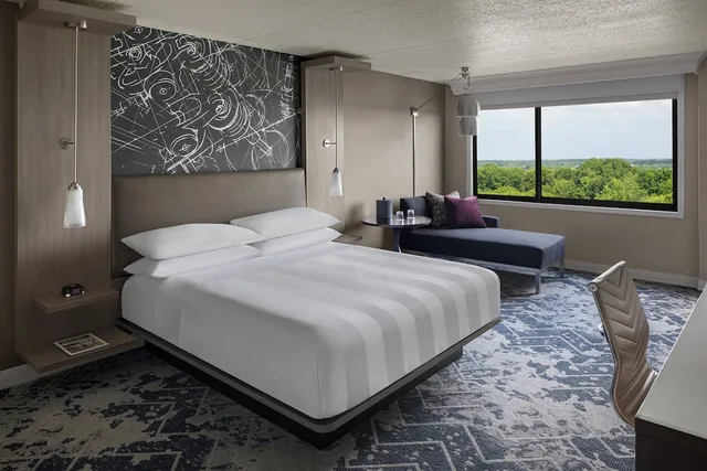 غرفة بسرير كينج لذوي الإعاقة، Ann Arbor Marriott Ypsilanti At Eagle Crest 1/3