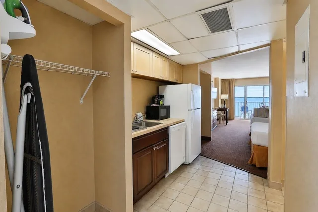 Efficiency, Deluxe, 2 Queen Beds, Bay View, Sofa, South Building، Princess Bayside Beach Hotel 10/10