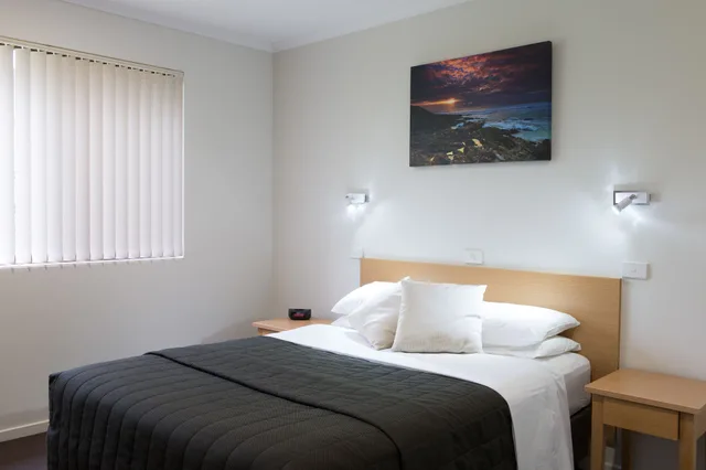 شقة بسرير كوين وسريرين منفصلين بغرفتي نوم مع أريكة، Boambee Bay Resort 1/3