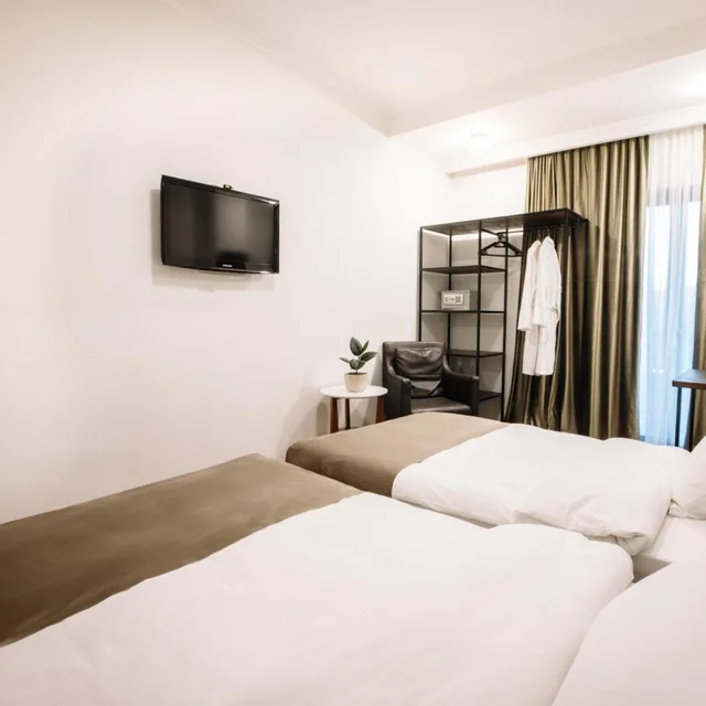 غرفة سوبيريور بسريرين منفصلين بإطلالة على المدينة بشرفة، Citadel Narikala Hotel 6/10