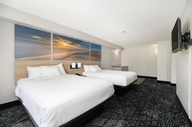 جناح استوديو بسريرين كوين، Days Inn & Suites by Wyndham Muskegon 5/10