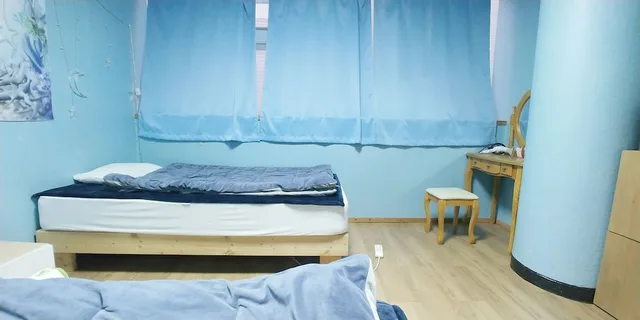 غرفة بسريرين منفصلين، Baozen Guesthouse - Hostel 2/2