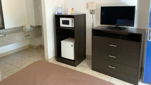 غرفة بسرير مزدوج للمدخنين، M STAR BRADENTON 2/2