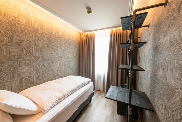 Room, Single, Centrum Hotel 1/3