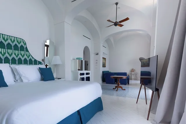 Signature, Suite, King Bed, Sea View, Sofa, Grand Hotel Europa Palace 1/10