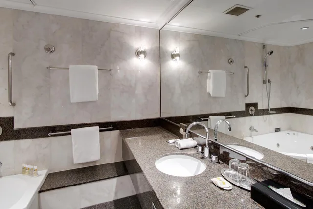 جناح جونيور، PULLMAN SYDNEY HYDE PARK 6/7