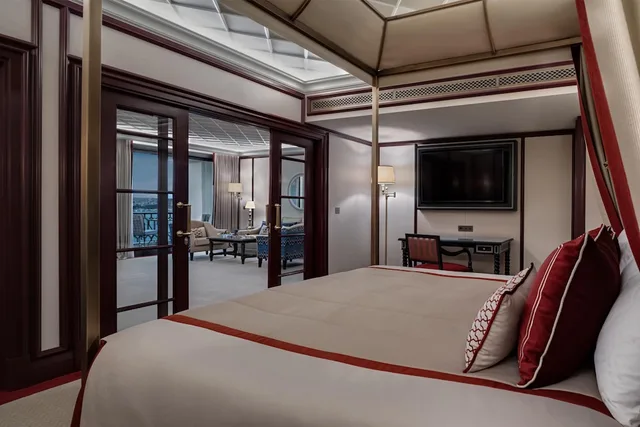 Bosphorus, Executive, Suite, King Bed, Ciragan Palace Kempinski Istanbul 1/6