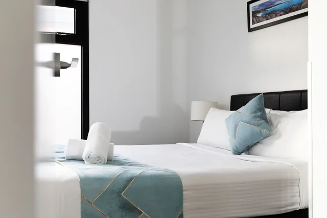 2 Bedrooms, Apartment, Queen and Twin Beds, Balcony, RNR Serviced Apartments North Melbourne 1/4