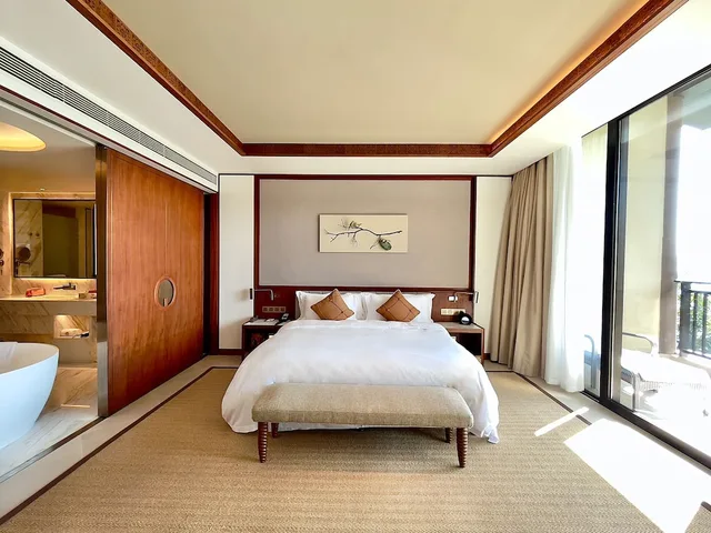 Pool, Canal, King Bed، Angsana Zhuhai Phoenix Bay 1/1