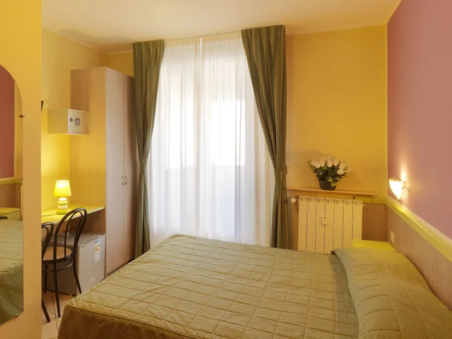 غرفة بسرير مزدوج، Hotel Arco Romana 1/4