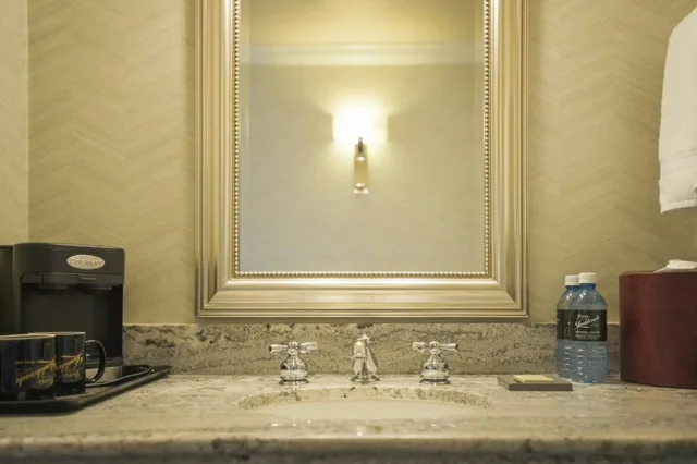 Room, King Bed, North Wing، Hotel Boulderado 3/3