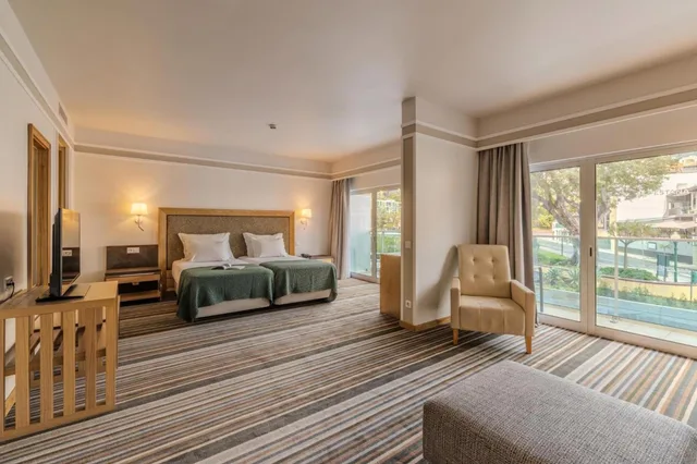 Classic, Family, Twin Beds, Sofa, Pestana Carlton Madeira 1/9