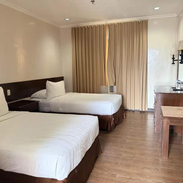 غرفة ديلوكس بسريرين منفصلين، Dotties Place Hotel And Restaurant 1/6