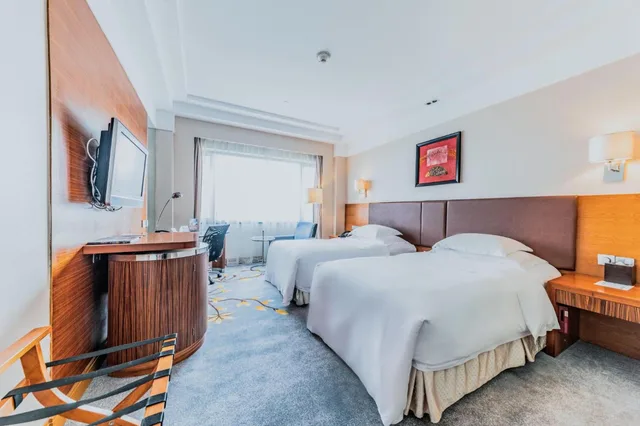 Room, 2 Double Beds, Crowne Plaza City Center Ningbo 2/5