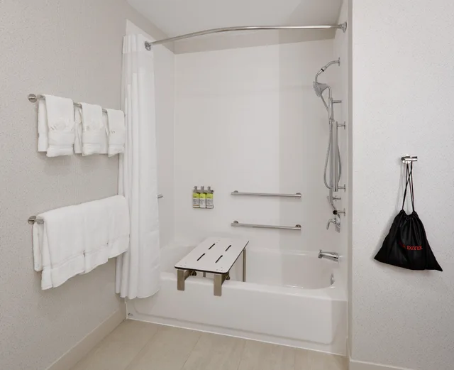 جناح بسريرين كوين بغرفة نوم واحدة لذوي الإعاقة، Holiday Inn Express And Suites Plano East 2/2