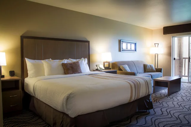 جناح بسرير كينج، Best Western Plus Riverfront Hotel And Suites 2/3