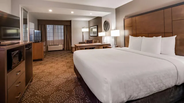 غرفة كبيرة بسرير كينج، Best Western Plus Spokane North 2/4
