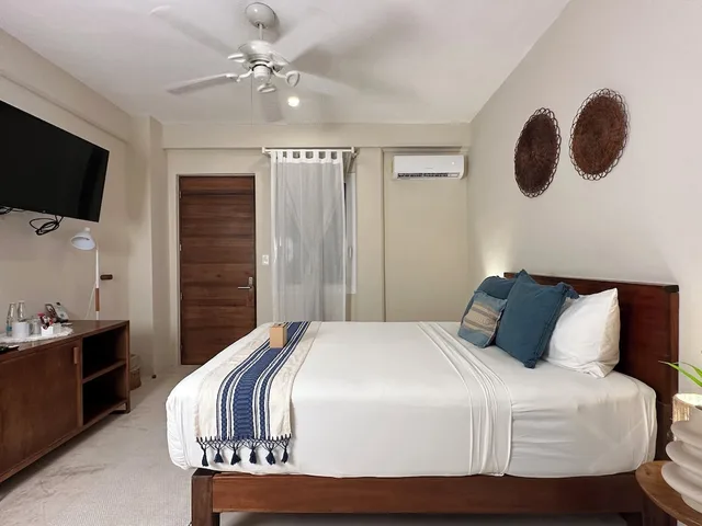 غرفة سوبيريور بسرير كوين، Noah Beach Hotel and Suites 4/10
