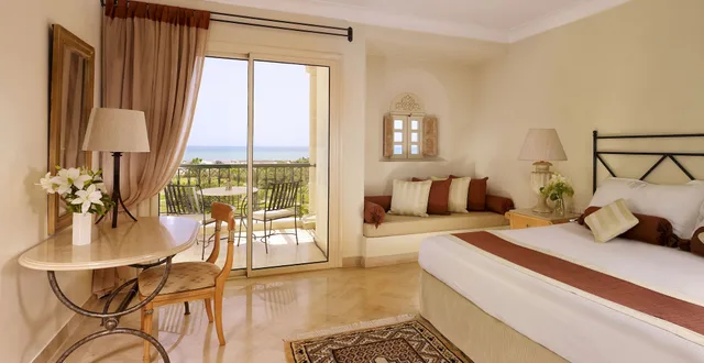 غرفة ديلوكس بسريرين منفصلين بإطلالة على البحر، The Residence Tunis 2/5