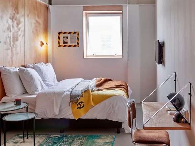 Backstage, Double Bed، Q-Factory Hotel 2/2