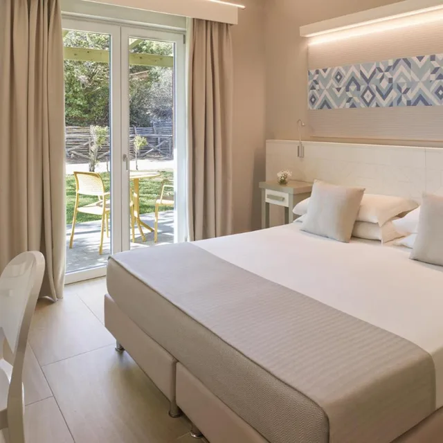 Room, Double or Twin Bed, Private Garden، Is Serenas Badesi Resort 2/5