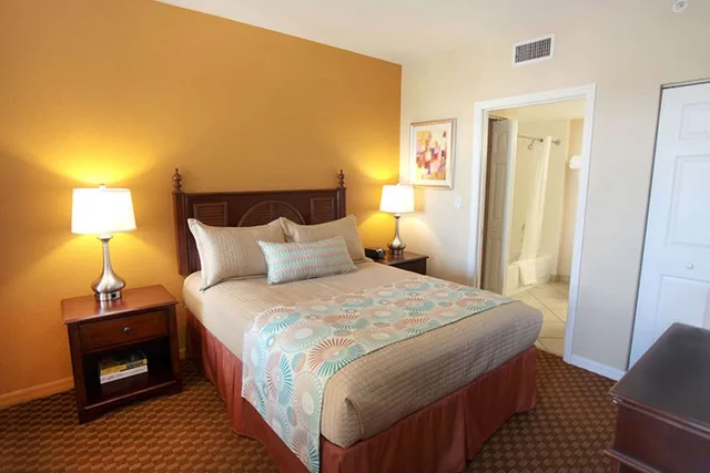 جناح بسرير كوين بإطلالة على الحديقة بغرفة نوم واحدة، Vacation Village At Weston 3/6