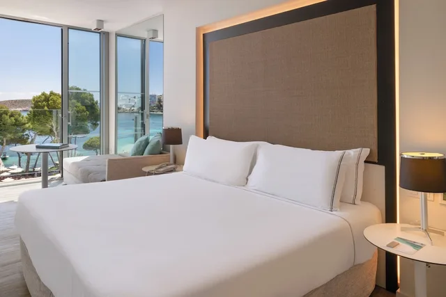 Grand, the Level, Suite, Queen Bed، Melia South Beach 2/9