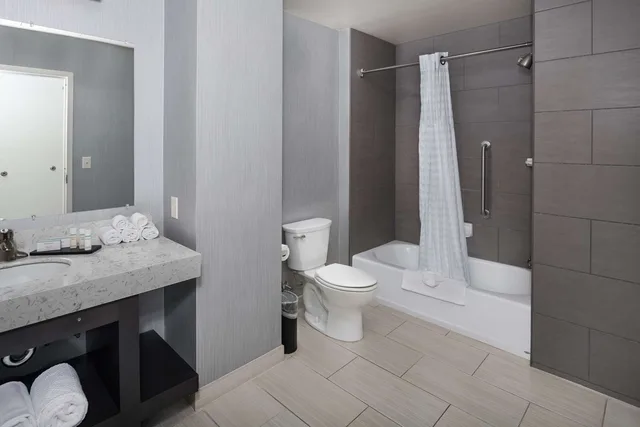 جناح بسرير كينج لذوي الإعاقة، Embassy Suites By Hilton Portland Hillsboro 2/2