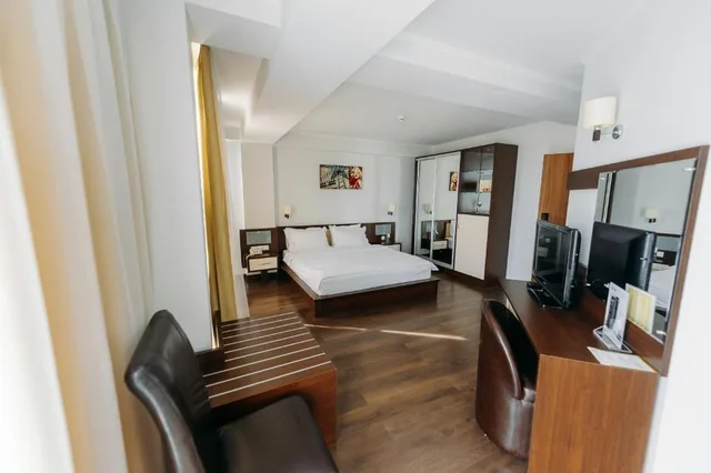 غرفة سوبيريور بسرير مزدوج بإطلالة على المدينة، Mercure Chisinau Center Jazz Hotel 2/3