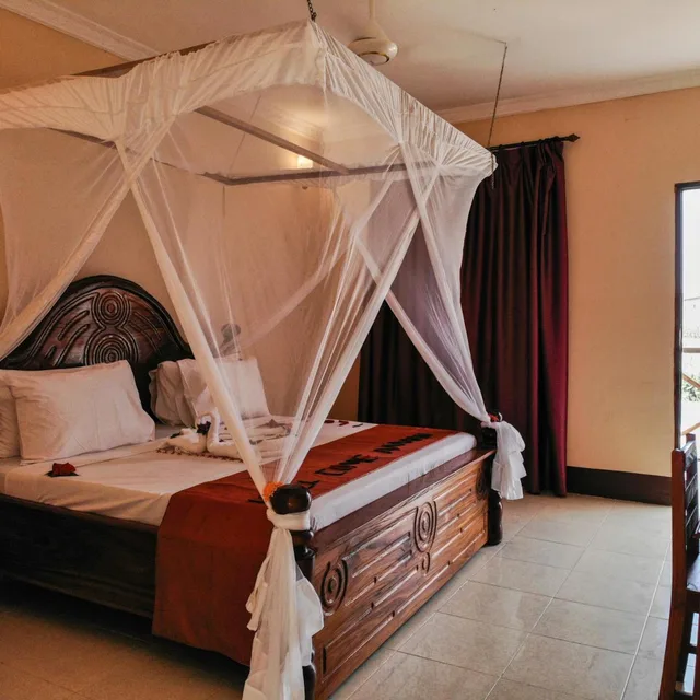 Room, Double Bed, Partial Sea View, Pool View, Amaan Beach Bungalows 1/2