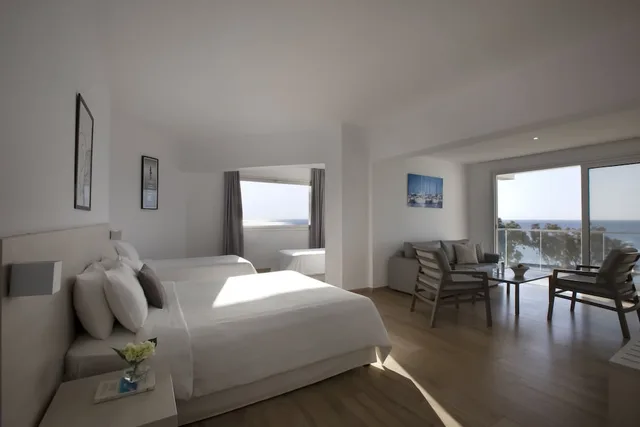 Suite, 4 Beds, Sea View, Harmony Bay 2/9