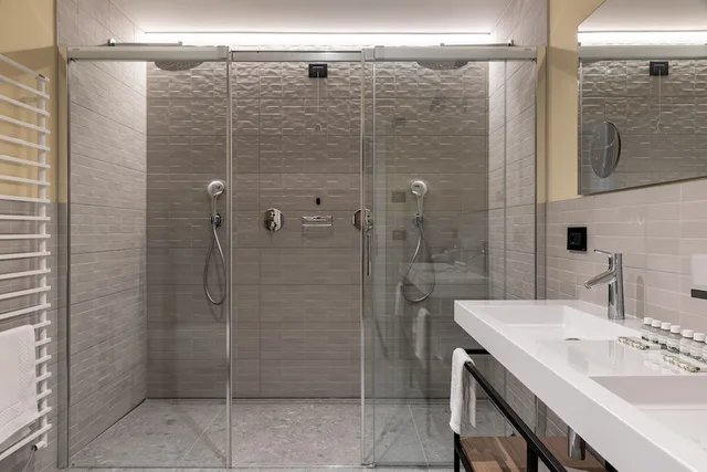 شقة حصرية بسرير كينج مع أريكة، Hortenberg Homes 4/7